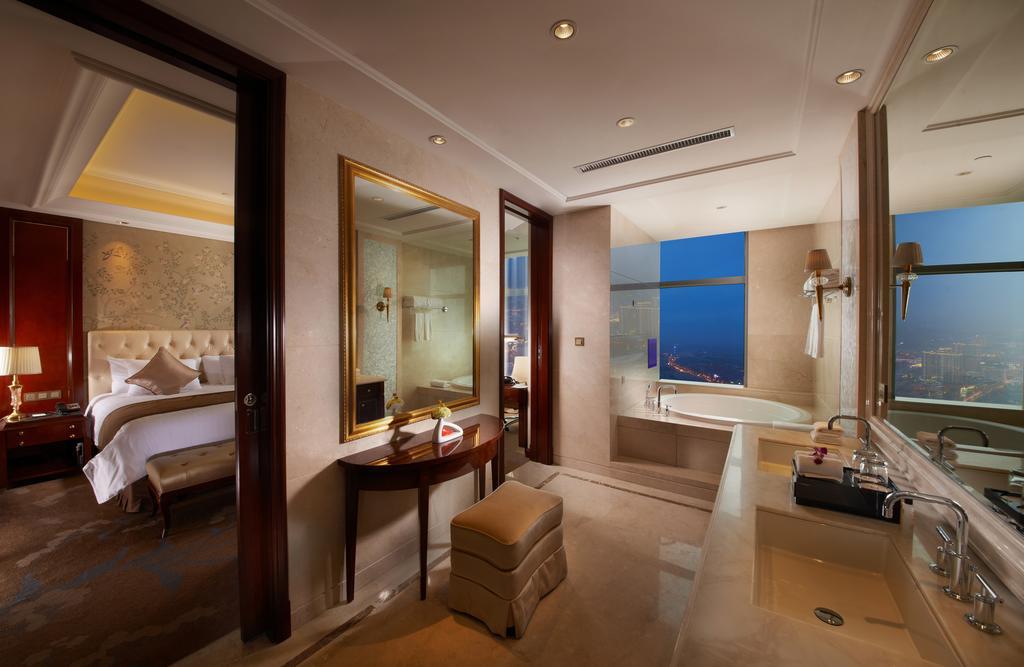 Dongwu New Century Grand Hotel Huzhou Exterior photo