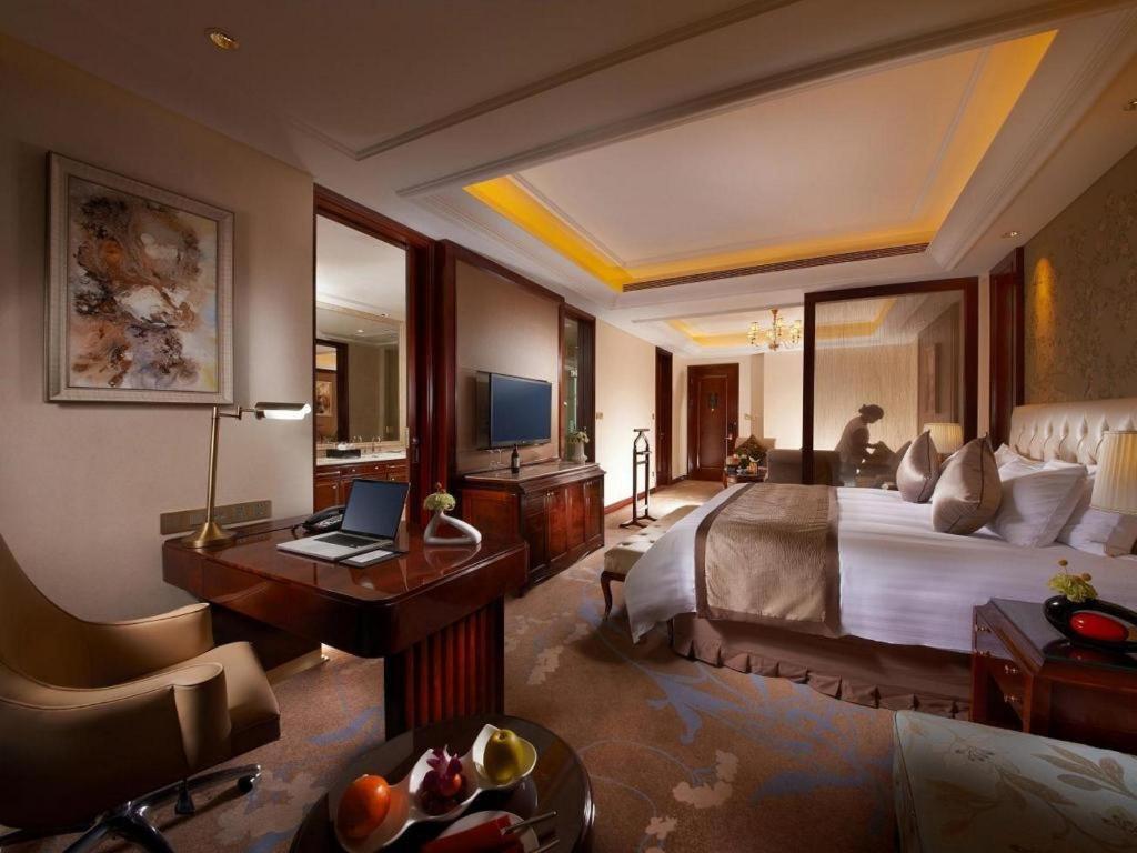 Dongwu New Century Grand Hotel Huzhou Exterior photo