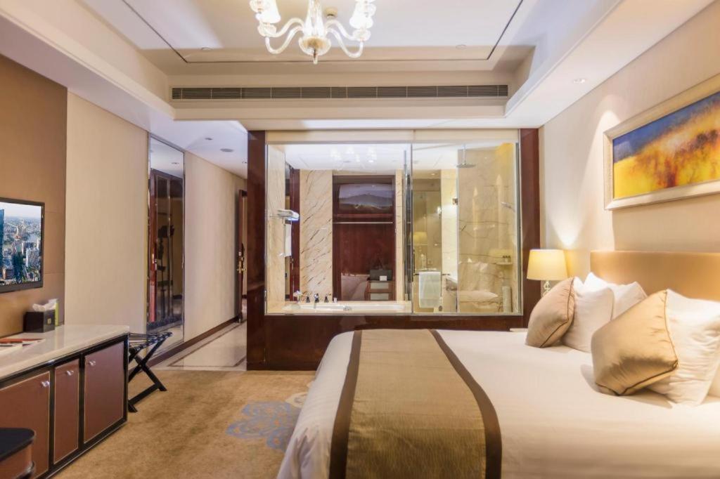 Dongwu New Century Grand Hotel Huzhou Exterior photo