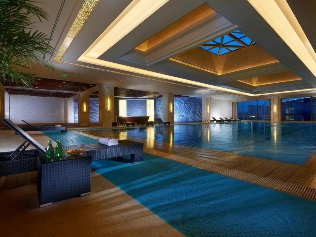 Dongwu New Century Grand Hotel Huzhou Exterior photo